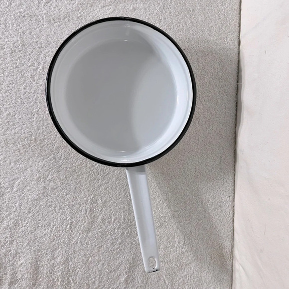 Vintage Chefmate Enamelware White Red Skillet Frying Pan - Picture 7 of 14